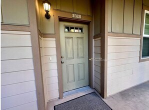 1850 SW Scenic Heights St in Oak Harbor, WA - Building Photo - Building Photo