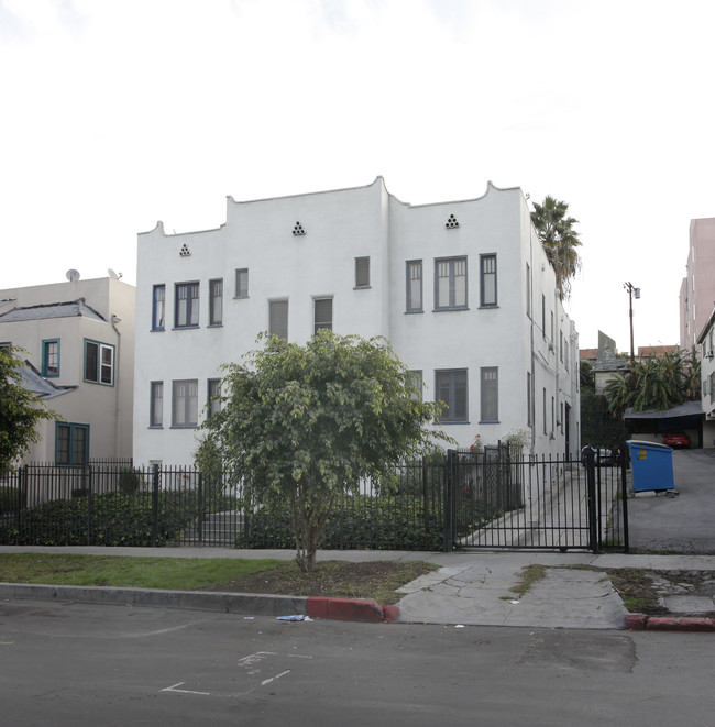 152 S Westmoreland Ave in Los Angeles, CA - Foto de edificio - Building Photo