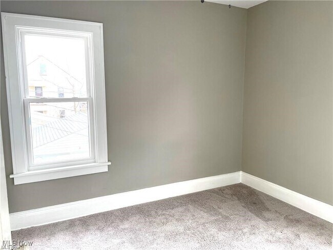 2119 Waterbury Rd in Lakewood, OH - Building Photo - Building Photo