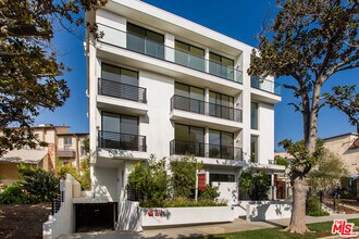 1621 Malcolm Ave in Los Angeles, CA - Building Photo - Building Photo