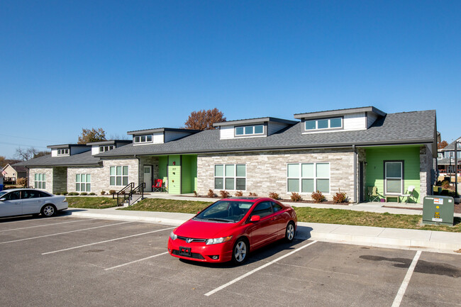 Schoolyard Townhomes in Tonganoxie, KS - Building Photo - Building Photo