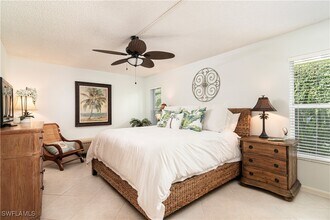 284 4th St S in Naples, FL - Building Photo - Building Photo