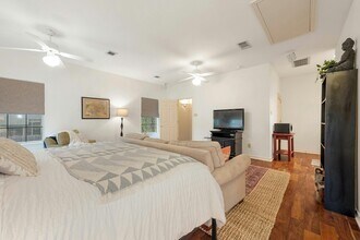 1401 Bowie Rd in Austin, TX - Building Photo - Building Photo