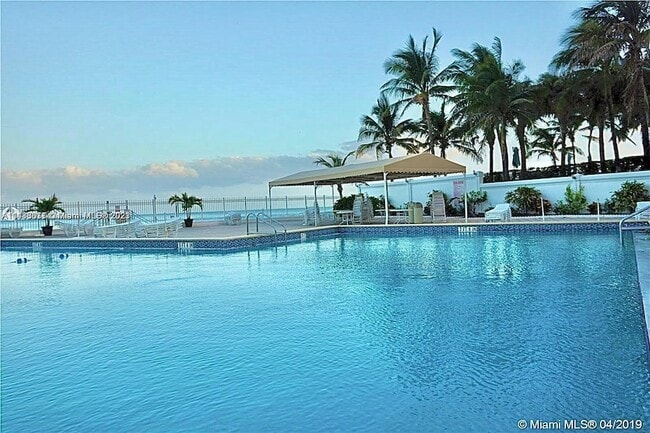 3505 S Ocean Dr, Unit 606 in Hollywood, FL - Building Photo - Building Photo