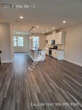 525 Bistre Dr in Cary, NC - Building Photo - Building Photo