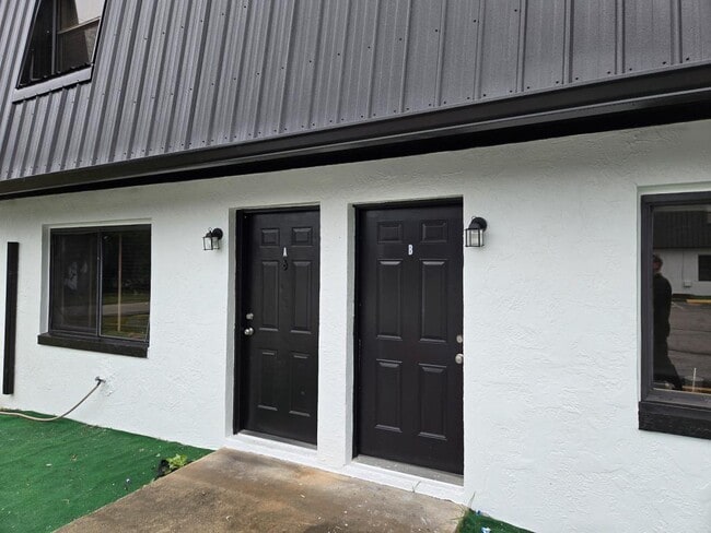 1215 Alabama Ave in Daytona Beach, FL - Building Photo - Building Photo