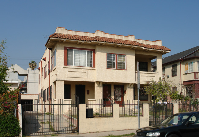 1007 N Heliotrope Dr in Los Angeles, CA - Building Photo - Building Photo