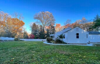 158 Jelliff Mill Rd in New Canaan, CT - Building Photo - Building Photo