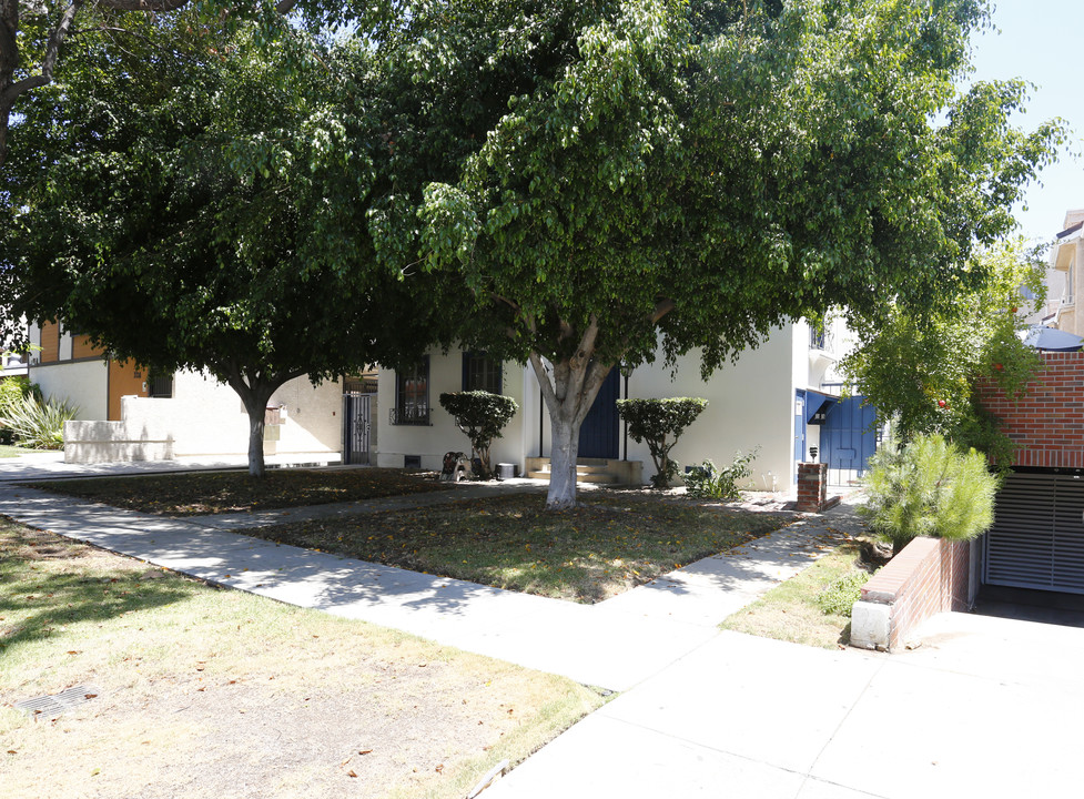 320-322 N Kenwood St in Glendale, CA - Building Photo