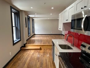 99 Ferry St, Unit 3B in Troy, NY - Building Photo - Building Photo