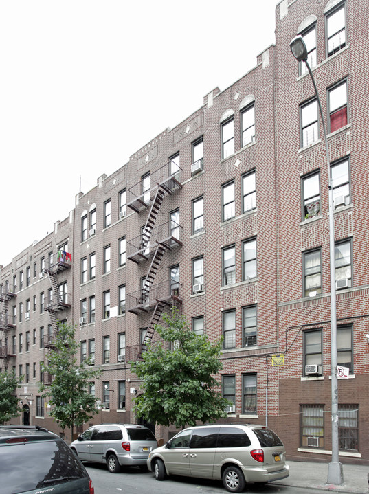 1761 Eastburn Ave in Bronx, NY - Building Photo