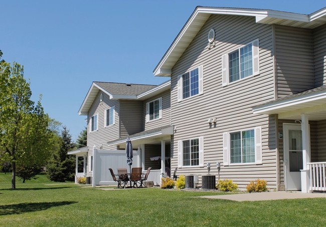 North Pointe Townhomes in Blaine, MN - Building Photo - Building Photo