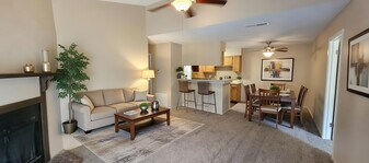 River Oaks Apartments in Shreveport, LA - Building Photo