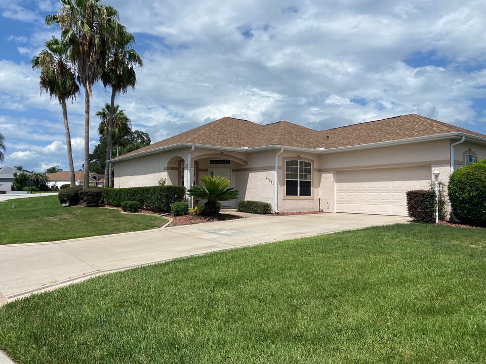 17581 SE 119th Cir in Summerfield, FL - Building Photo