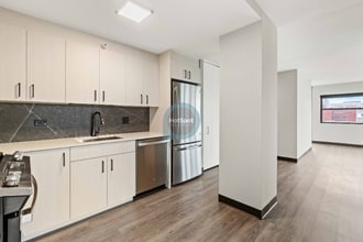 1910 W Harrison St in Chicago, IL - Building Photo - Building Photo