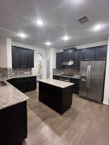 11071 Walts Run Ln in Cypress, TX - Building Photo