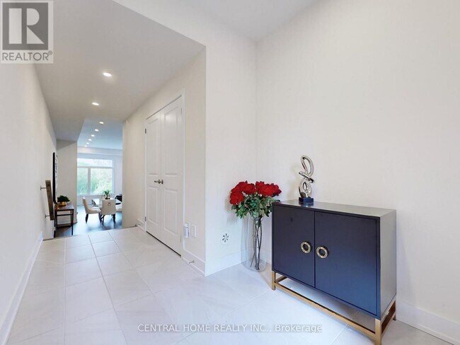 17 Knollview Ln in Richmond Hill, ON - Building Photo - Building Photo