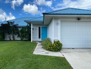 3196 SW Areca Dr in Palm City, FL - Building Photo - Building Photo