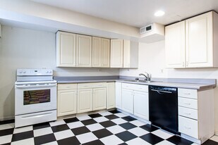 828 W Dakin St, Unit g in Chicago, IL - Building Photo