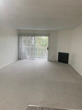 400 in Los Angeles, CA - Building Photo - Building Photo