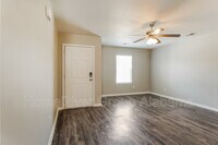 816 The Heights Ln photo'