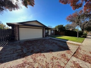 1536 Sheldon Dr in Modesto, CA - Building Photo - Building Photo