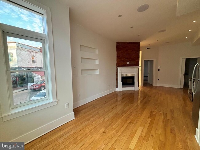 property at 475 Florida Ave NE