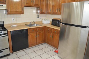 721 Broad Ave in Ridgefield, NJ - Building Photo