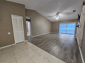 1060 Dees Dr in Oviedo, FL - Building Photo - Building Photo