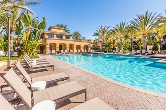 Torrey Hills Apartment Homes in San Diego, CA - Foto de edificio - Building Photo