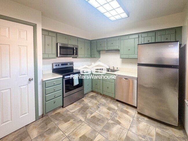 property at 632 E 116th Ave