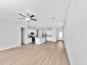 8942 Ice Quartz Dr in Arcola, TX - Building Photo - Building Photo