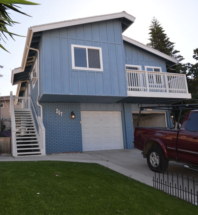 property at 257 Avenida Victoria