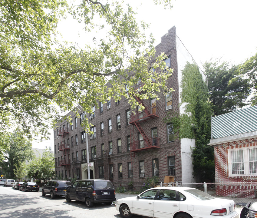 Belfen Court in Brooklyn, NY - Building Photo