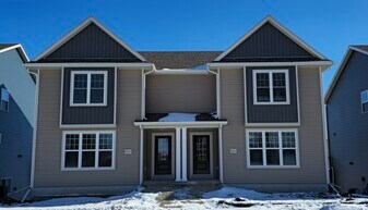 633 Schewe Rd in Middleton, WI - Building Photo