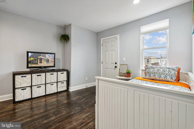 property at 407 N Lakewood Ave