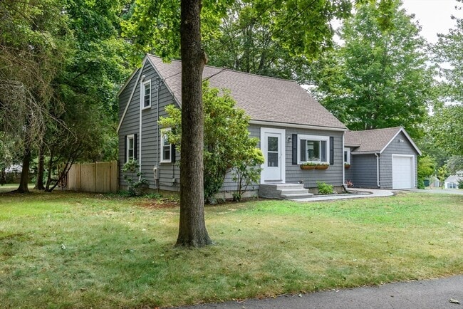 7 Ferndale Rd in Natick, MA - Building Photo - Building Photo