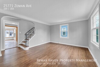 25771 Zeman Ave in Euclid, OH - Building Photo - Building Photo
