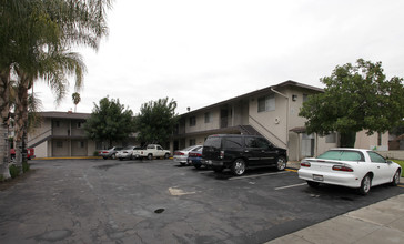 Las Palms in Riverside, CA - Foto de edificio - Building Photo