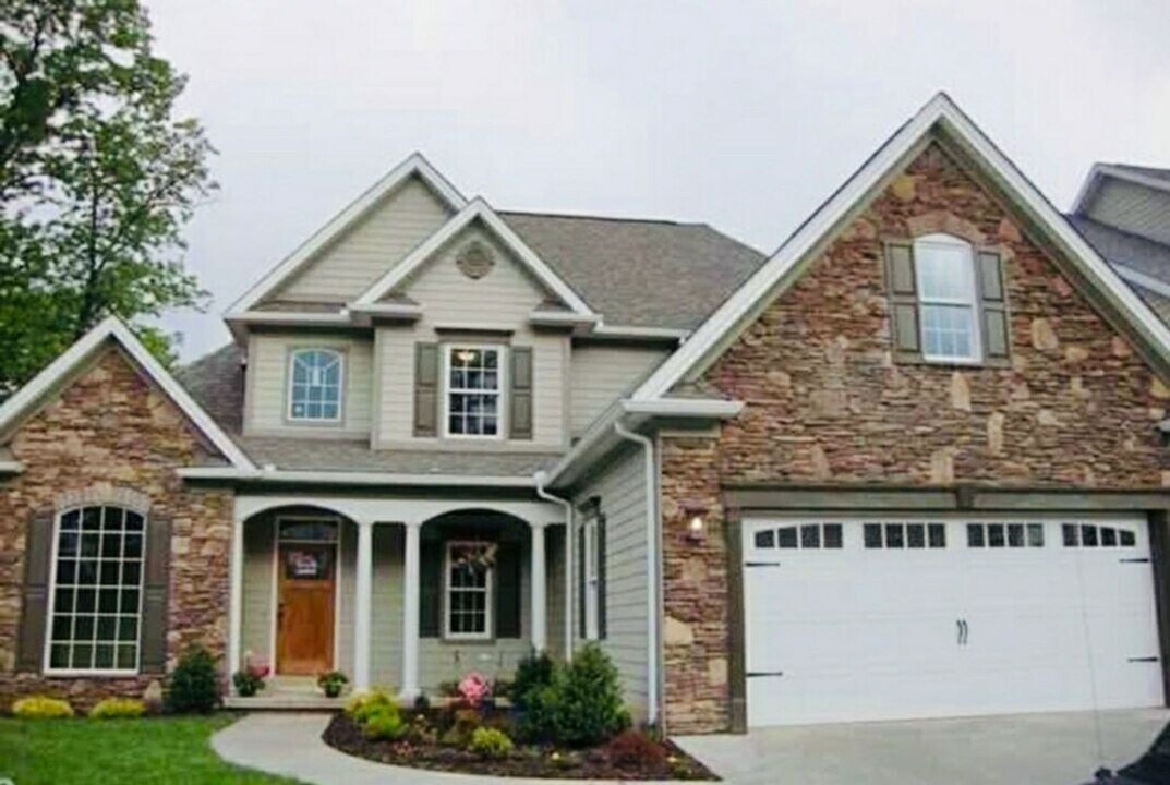 500 St Andrews Dr in Morgantown, WV - Building Photo