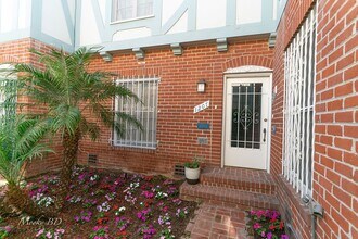 1207 S Orlando Ave, Unit 1 in Los Angeles, CA - Foto de edificio - Building Photo