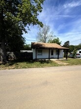 112 Polk St in Cornersville, TN - Building Photo - Building Photo