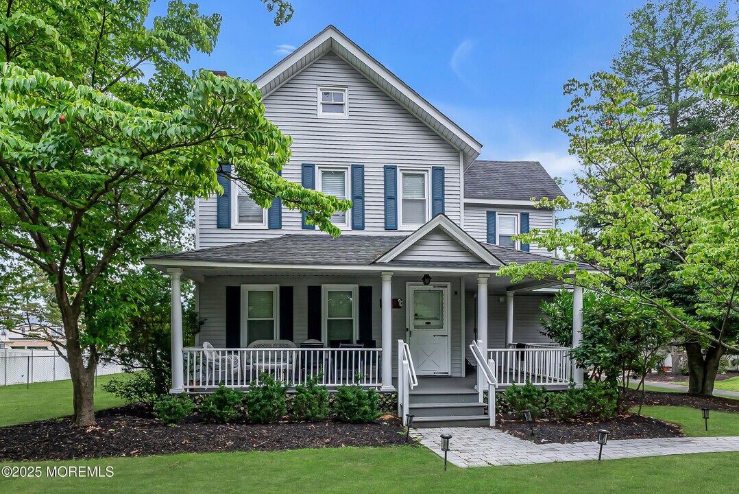 540 Wall St in Eatontown, NJ - Building Photo