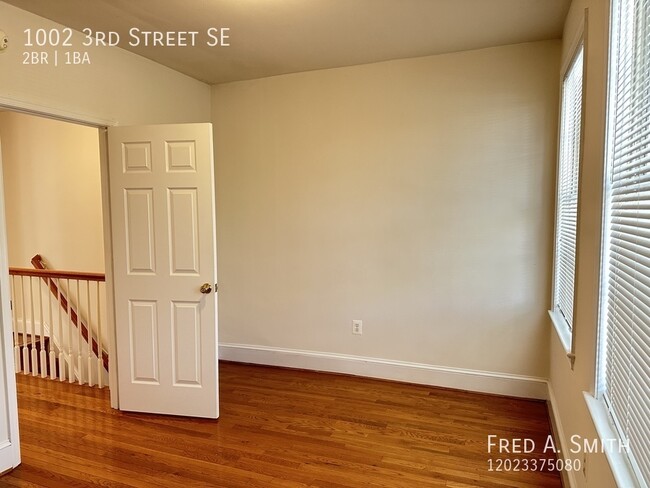 1002 3rd Pl SE in Washington, DC - Foto de edificio - Building Photo
