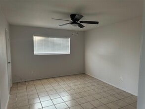 228 Austin St in Angleton, TX - Building Photo - Building Photo