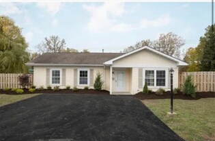 12 Sundridge Dr in Amherst, NY - Building Photo
