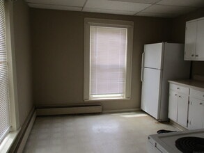 312 Church St in Putnam, CT - Building Photo - Building Photo