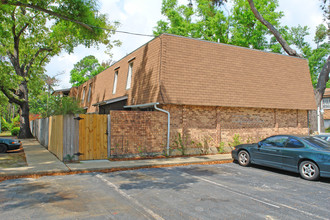 Tiffany Place in Pensacola, FL - Building Photo - Building Photo