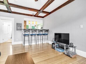 1742 Commonwealth Ave in Boston, MA - Building Photo - Building Photo