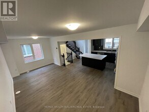 1260 Wintergreen Pl in Milton, ON - Building Photo - Building Photo